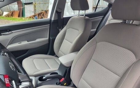 Hyundai Elantra VI рестайлинг, 2019 год, 1 900 000 рублей, 9 фотография