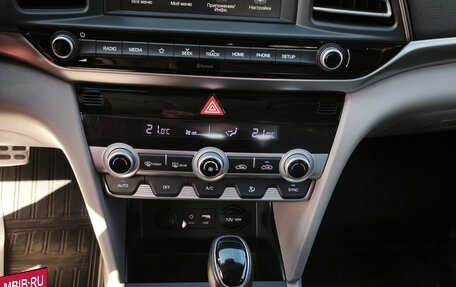Hyundai Elantra VI рестайлинг, 2019 год, 1 900 000 рублей, 14 фотография