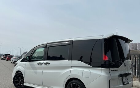 Honda Stepwgn IV, 2018 год, 2 450 000 рублей, 7 фотография