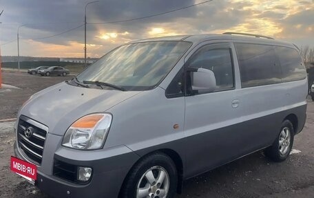 Hyundai Starex I рестайлинг, 2006 год, 950 000 рублей, 2 фотография
