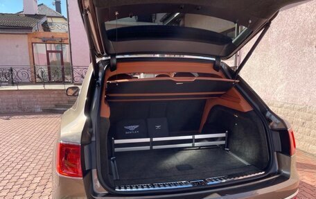 Bentley Bentayga I, 2017 год, 14 500 000 рублей, 9 фотография