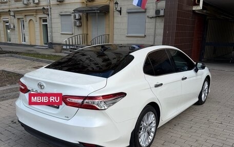 Toyota Camry, 2018 год, 3 990 000 рублей, 5 фотография