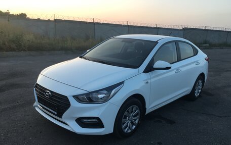 Hyundai Solaris II рестайлинг, 2017 год, 1 180 000 рублей, 2 фотография