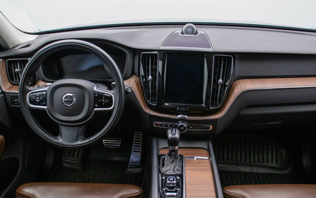 Volvo XC60 II, 2018 год, 4 198 000 рублей, 13 фотография
