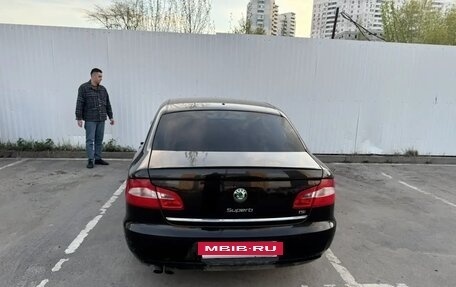 Skoda Superb III рестайлинг, 2012 год, 700 000 рублей, 2 фотография