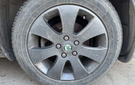 Skoda Superb III рестайлинг, 2012 год, 700 000 рублей, 28 фотография