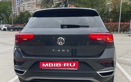 Volkswagen T-Roc I, 2019 год, 2 100 000 рублей, 10 фотография