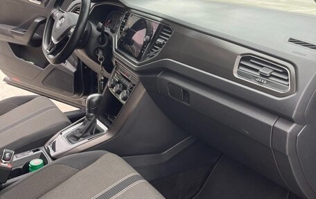 Volkswagen T-Roc I, 2019 год, 2 100 000 рублей, 18 фотография