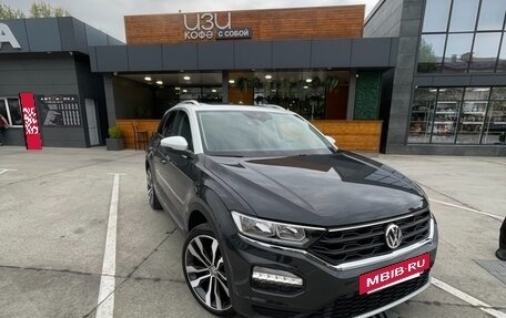 Volkswagen T-Roc I, 2019 год, 2 100 000 рублей, 6 фотография