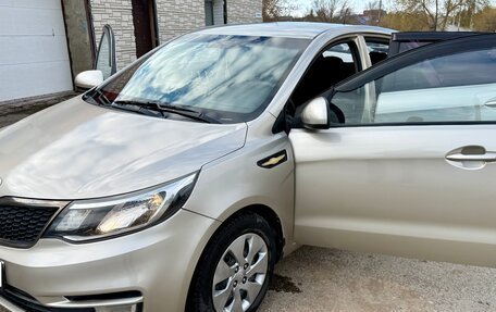 KIA Rio III рестайлинг, 2015 год, 650 000 рублей, 28 фотография