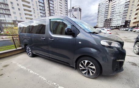 Peugeot Traveller I, 2019 год, 2 550 000 рублей, 6 фотография