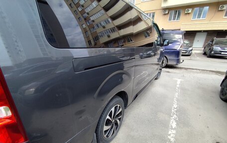 Peugeot Traveller I, 2019 год, 2 550 000 рублей, 5 фотография
