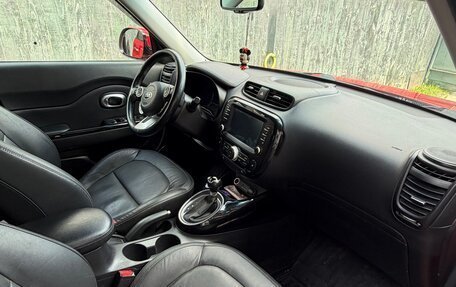KIA Soul II рестайлинг, 2017 год, 1 800 000 рублей, 23 фотография