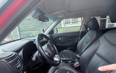 KIA Soul II рестайлинг, 2017 год, 1 800 000 рублей, 29 фотография