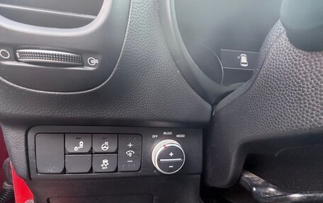 KIA Soul II рестайлинг, 2017 год, 1 800 000 рублей, 32 фотография