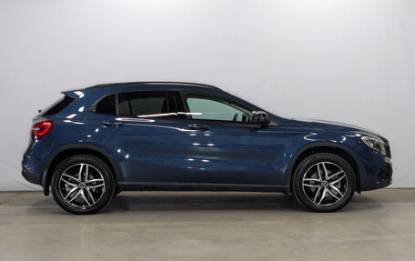 Mercedes-Benz GLA, 2019 год, 3 750 000 рублей, 4 фотография