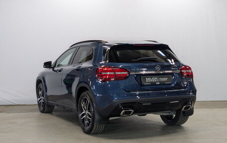 Mercedes-Benz GLA, 2019 год, 3 750 000 рублей, 7 фотография