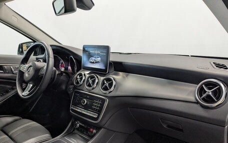 Mercedes-Benz GLA, 2019 год, 3 750 000 рублей, 11 фотография