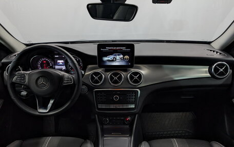 Mercedes-Benz GLA, 2019 год, 3 750 000 рублей, 14 фотография