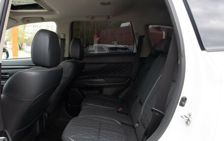 Mitsubishi Outlander III рестайлинг 3, 2022 год, 2 488 000 рублей, 7 фотография