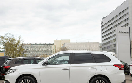 Mitsubishi Outlander III рестайлинг 3, 2022 год, 2 488 000 рублей, 5 фотография
