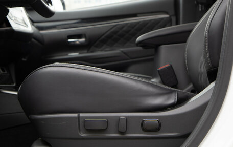 Mitsubishi Outlander III рестайлинг 3, 2022 год, 2 488 000 рублей, 20 фотография
