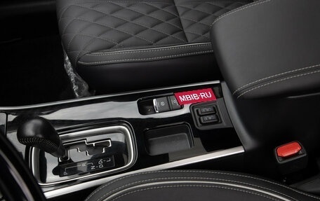Mitsubishi Outlander III рестайлинг 3, 2022 год, 2 488 000 рублей, 13 фотография