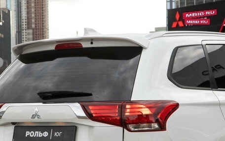 Mitsubishi Outlander III рестайлинг 3, 2022 год, 2 488 000 рублей, 25 фотография
