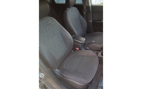 KIA Rio III рестайлинг, 2015 год, 950 000 рублей, 20 фотография
