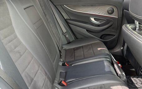 Mercedes-Benz E-Класс, 2019 год, 3 700 000 рублей, 14 фотография