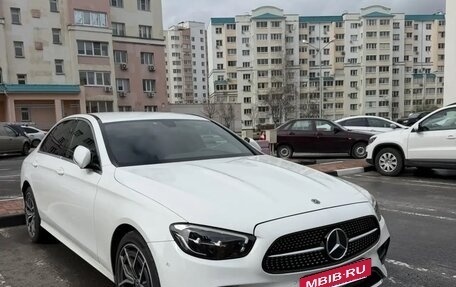 Mercedes-Benz E-Класс, 2021 год, 3 700 000 рублей, 2 фотография