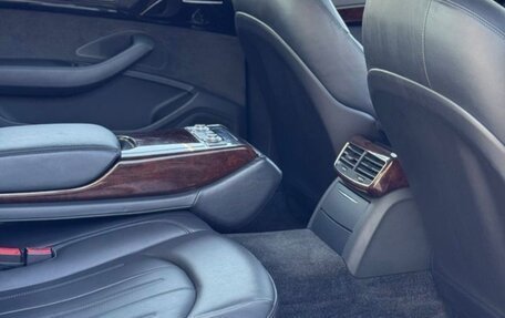 Audi A8, 2012 год, 1 950 000 рублей, 11 фотография