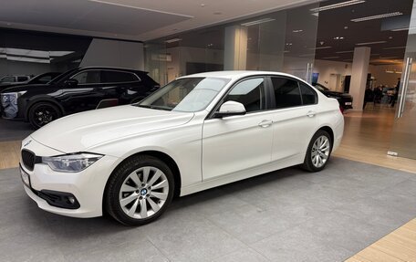 BMW 3 серия, 2017 год, 1 990 000 рублей, 10 фотография