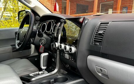 Toyota Sequoia II рестайлинг, 2008 год, 3 500 000 рублей, 25 фотография