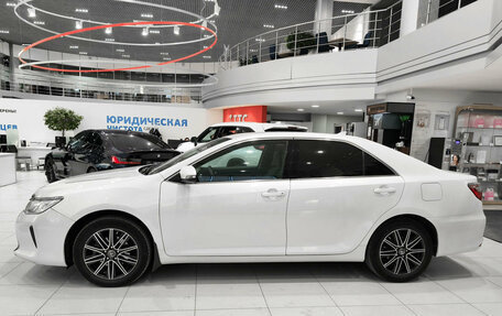 Toyota Camry, 2017 год, 1 990 000 рублей, 10 фотография
