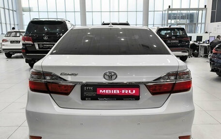 Toyota Camry, 2017 год, 1 990 000 рублей, 7 фотография
