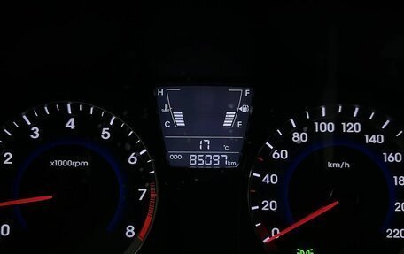 Hyundai Solaris II рестайлинг, 2013 год, 783 000 рублей, 17 фотография