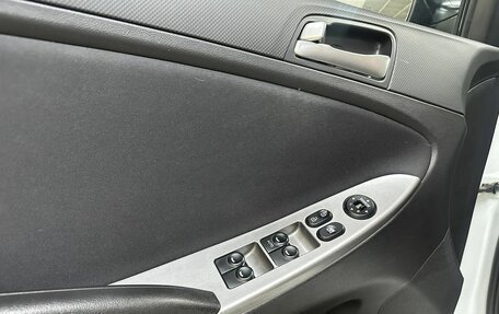 Hyundai Solaris II рестайлинг, 2015 год, 1 099 000 рублей, 20 фотография