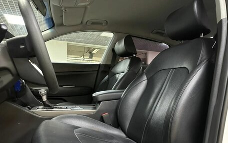 KIA K5 II, 2019 год, 1 712 000 рублей, 10 фотография