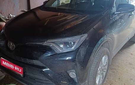 Toyota RAV4, 2018 год, 3 650 000 рублей, 1 фотография