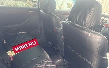 Toyota Avensis III рестайлинг, 2003 год, 700 000 рублей, 1 фотография