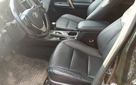 Toyota RAV4, 2018 год, 3 650 000 рублей, 10 фотография