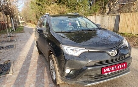 Toyota RAV4, 2018 год, 3 650 000 рублей, 4 фотография