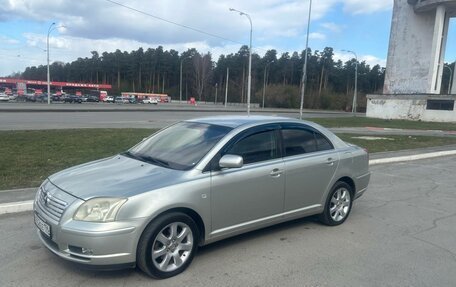 Toyota Avensis III рестайлинг, 2003 год, 700 000 рублей, 2 фотография