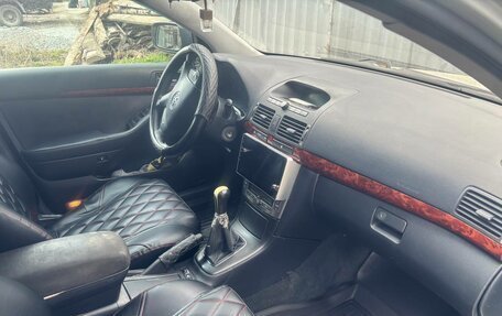 Toyota Avensis III рестайлинг, 2003 год, 700 000 рублей, 3 фотография