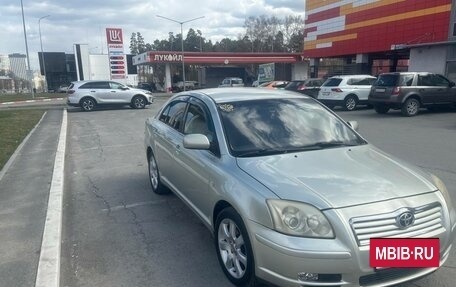 Toyota Avensis III рестайлинг, 2003 год, 700 000 рублей, 5 фотография