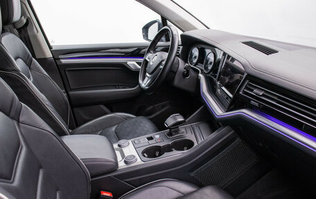 Volkswagen Touareg III, 2018 год, 4 728 000 рублей, 9 фотография