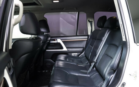 Toyota Land Cruiser 200, 2015 год, 5 185 000 рублей, 11 фотография