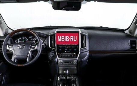 Toyota Land Cruiser 200, 2015 год, 5 185 000 рублей, 13 фотография