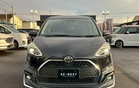 Toyota Sienta II, 2022 год, 1 130 000 рублей, 2 фотография